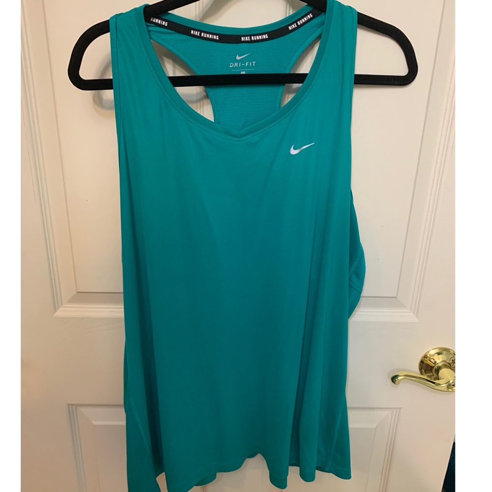 3x Nike dri-fit tank top